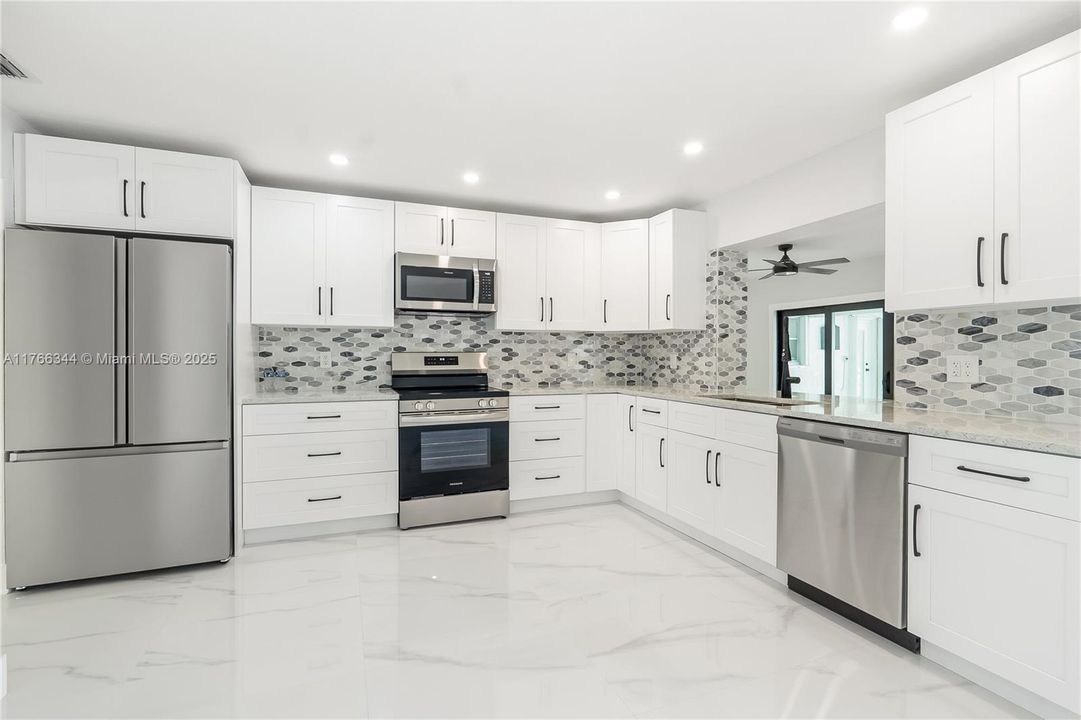 Active With Contract: $725,999 (4 beds, 2 baths, 2566 Square Feet)