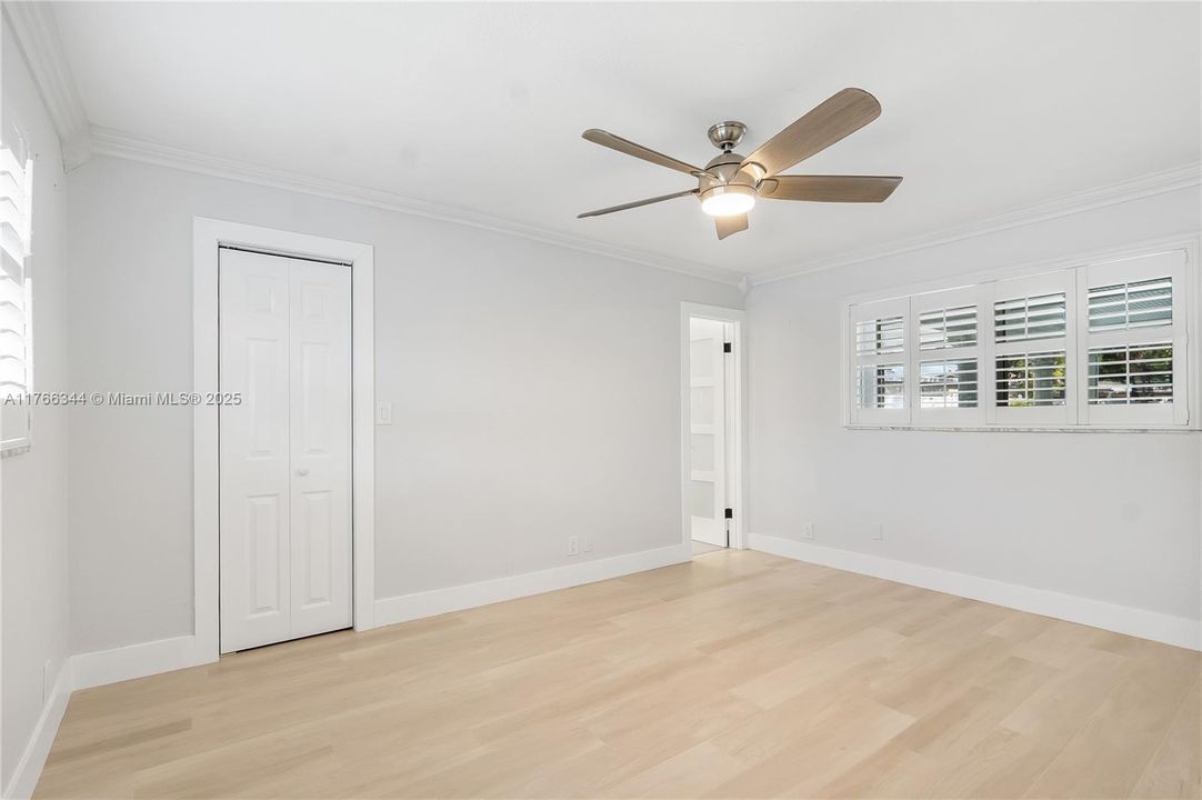 Active With Contract: $725,999 (4 beds, 2 baths, 2566 Square Feet)