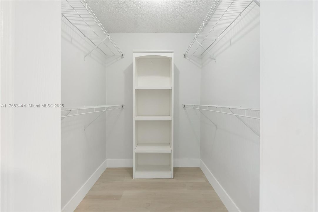 Active With Contract: $725,999 (4 beds, 2 baths, 2566 Square Feet)