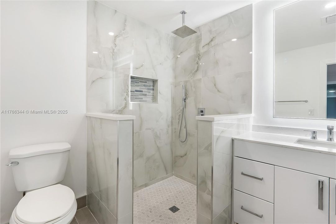 Active With Contract: $725,999 (4 beds, 2 baths, 2566 Square Feet)