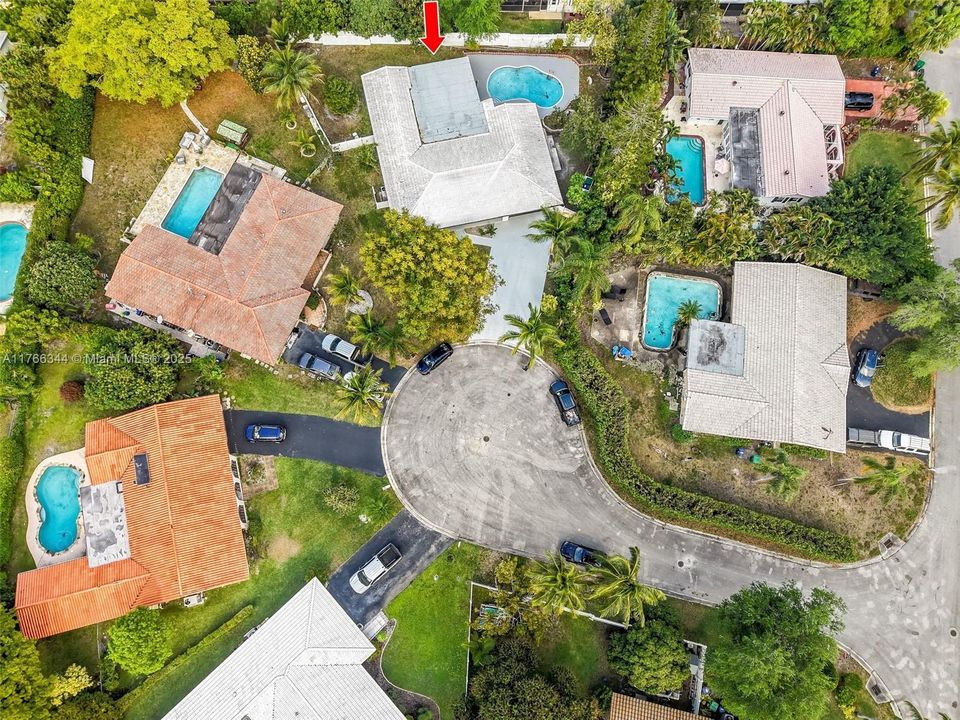 Active With Contract: $725,999 (4 beds, 2 baths, 2566 Square Feet)