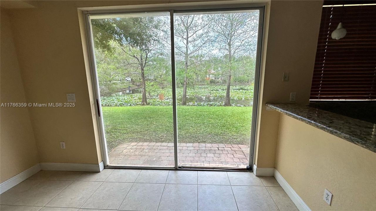 Recientemente alquilado: $3,300 (3 camas, 2 baños, 1471 Pies cuadrados)