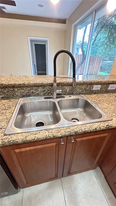 Recientemente alquilado: $3,300 (3 camas, 2 baños, 1471 Pies cuadrados)