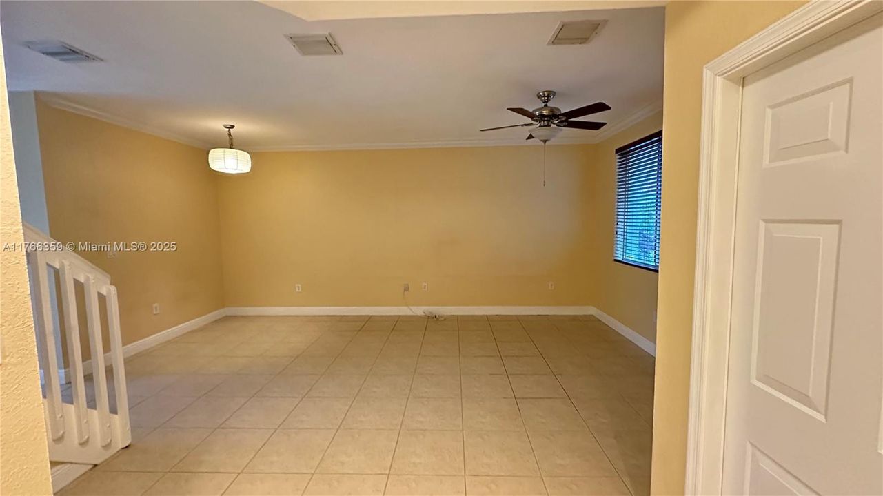 Recientemente alquilado: $3,300 (3 camas, 2 baños, 1471 Pies cuadrados)