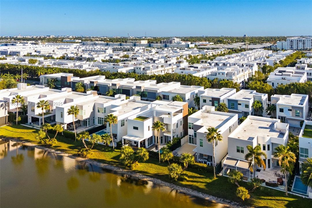 На продажу: $3,495,000 (5 спален, 5 ванн, 3737 Квадратных фут)