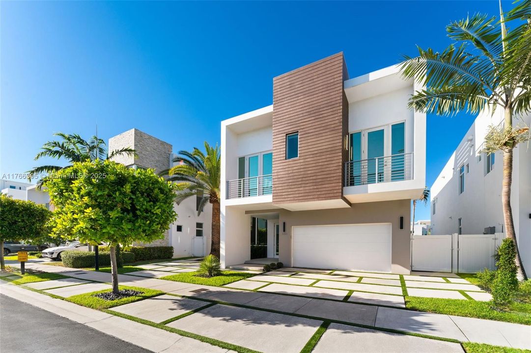 На продажу: $3,495,000 (5 спален, 5 ванн, 3737 Квадратных фут)