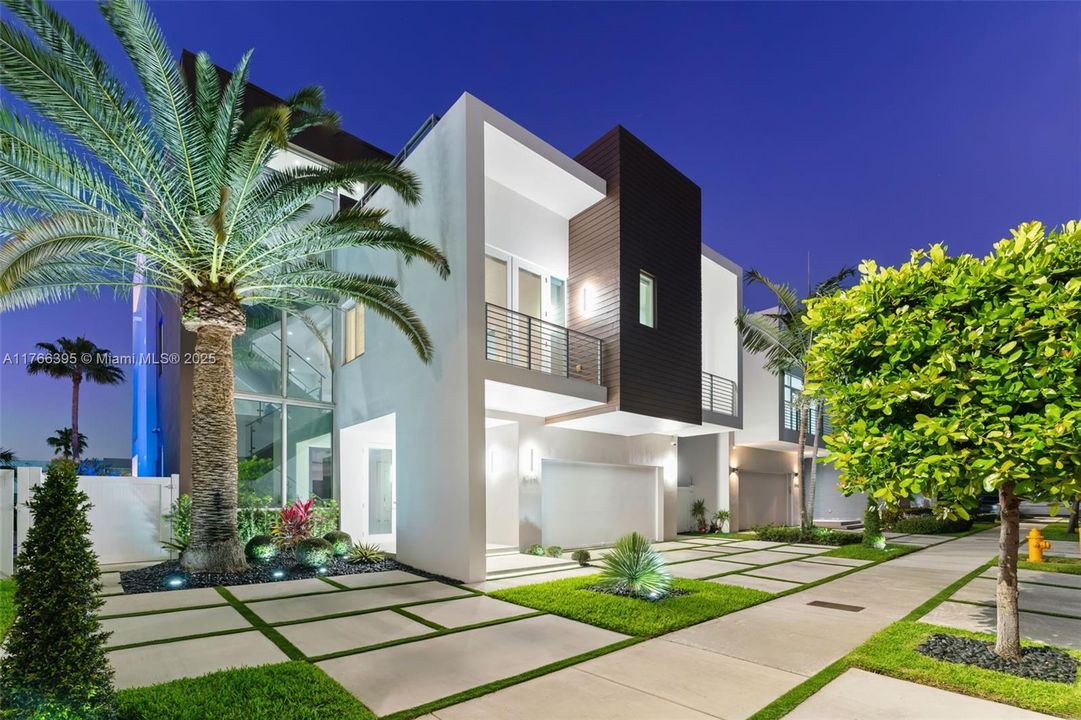 На продажу: $3,495,000 (5 спален, 5 ванн, 3737 Квадратных фут)