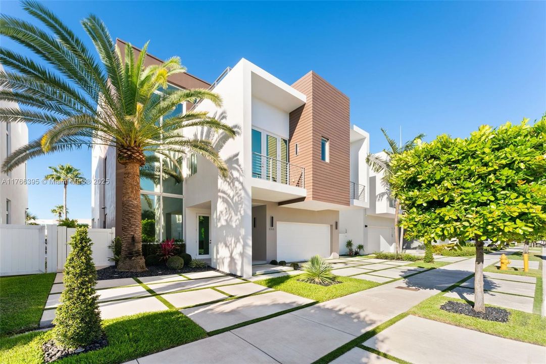 На продажу: $3,495,000 (5 спален, 5 ванн, 3737 Квадратных фут)