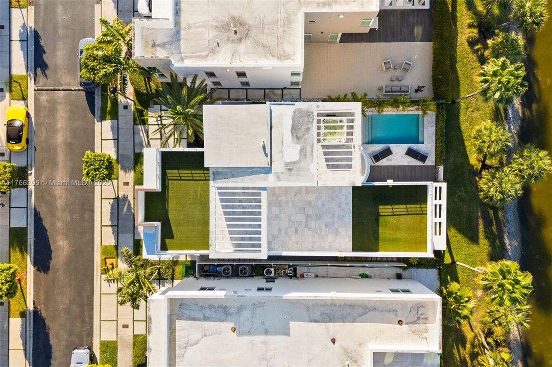 На продажу: $3,495,000 (5 спален, 5 ванн, 3737 Квадратных фут)