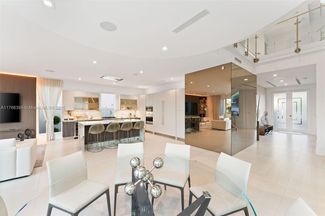 На продажу: $3,495,000 (5 спален, 5 ванн, 3737 Квадратных фут)