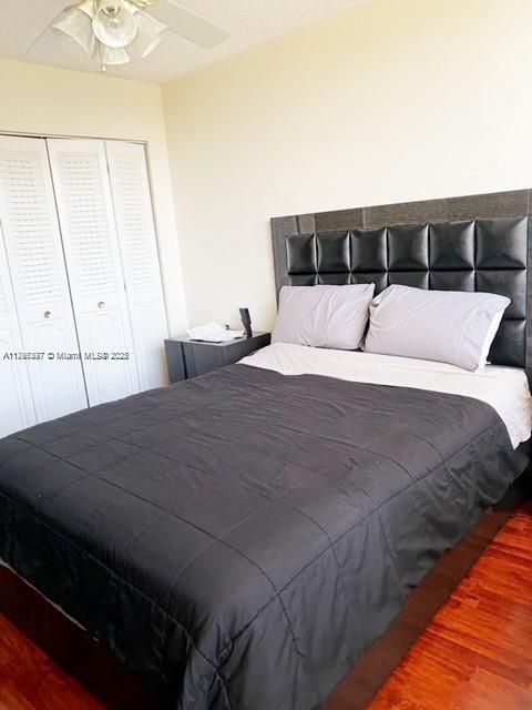 最近售出: $199,000 (2 贝兹, 2 浴室, 1040 平方英尺)