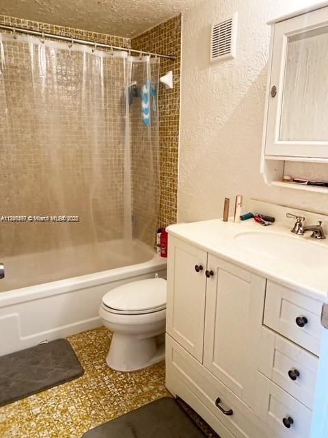 最近售出: $199,000 (2 贝兹, 2 浴室, 1040 平方英尺)