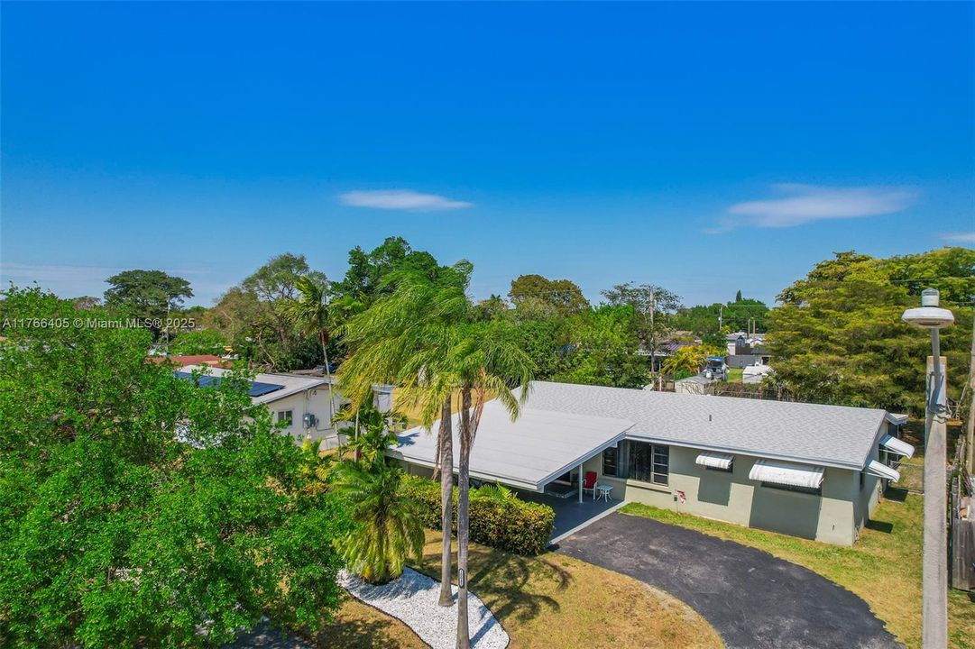 最近售出: $599,500 (4 贝兹, 2 浴室, 1450 平方英尺)