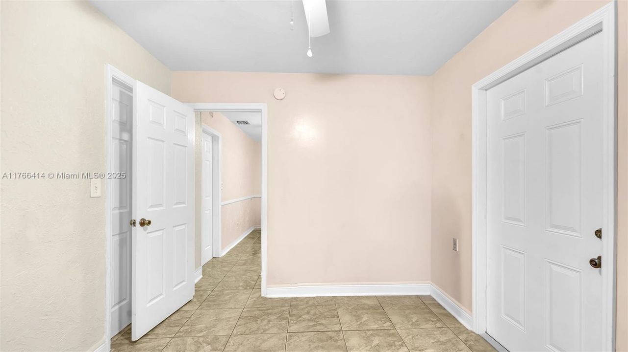 Recently Sold: $610,000 (5 beds, 2 baths, 2081 Square Feet)