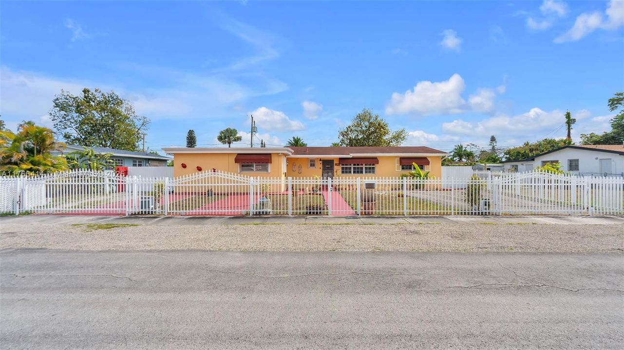 Recently Sold: $610,000 (5 beds, 2 baths, 2081 Square Feet)