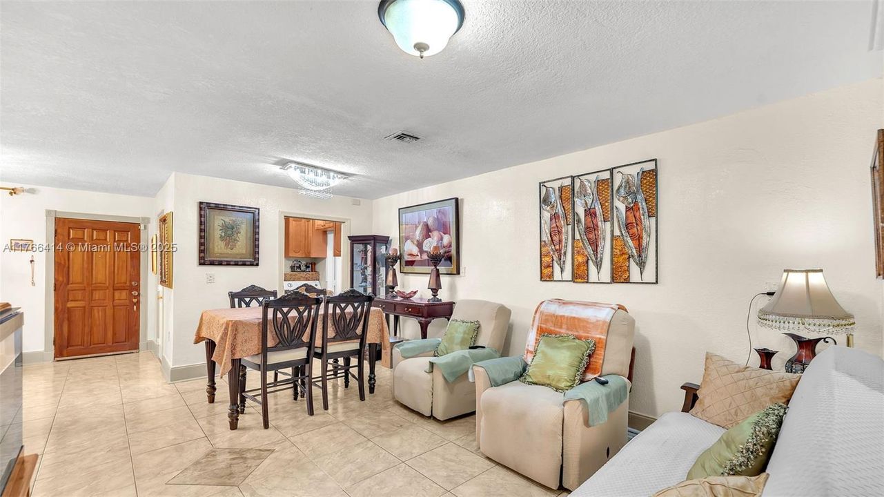 Recently Sold: $610,000 (5 beds, 2 baths, 2081 Square Feet)