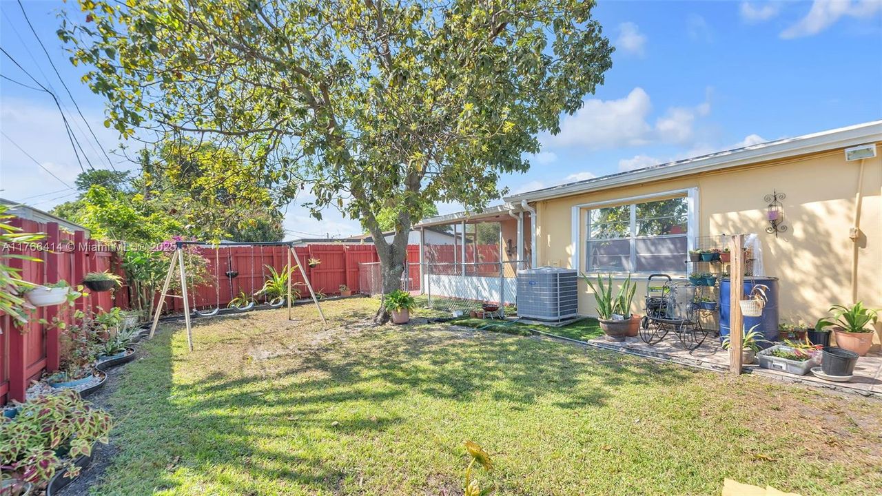 Recently Sold: $610,000 (5 beds, 2 baths, 2081 Square Feet)