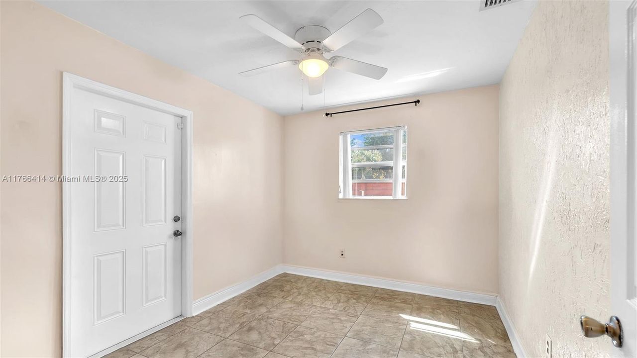 Recently Sold: $610,000 (5 beds, 2 baths, 2081 Square Feet)