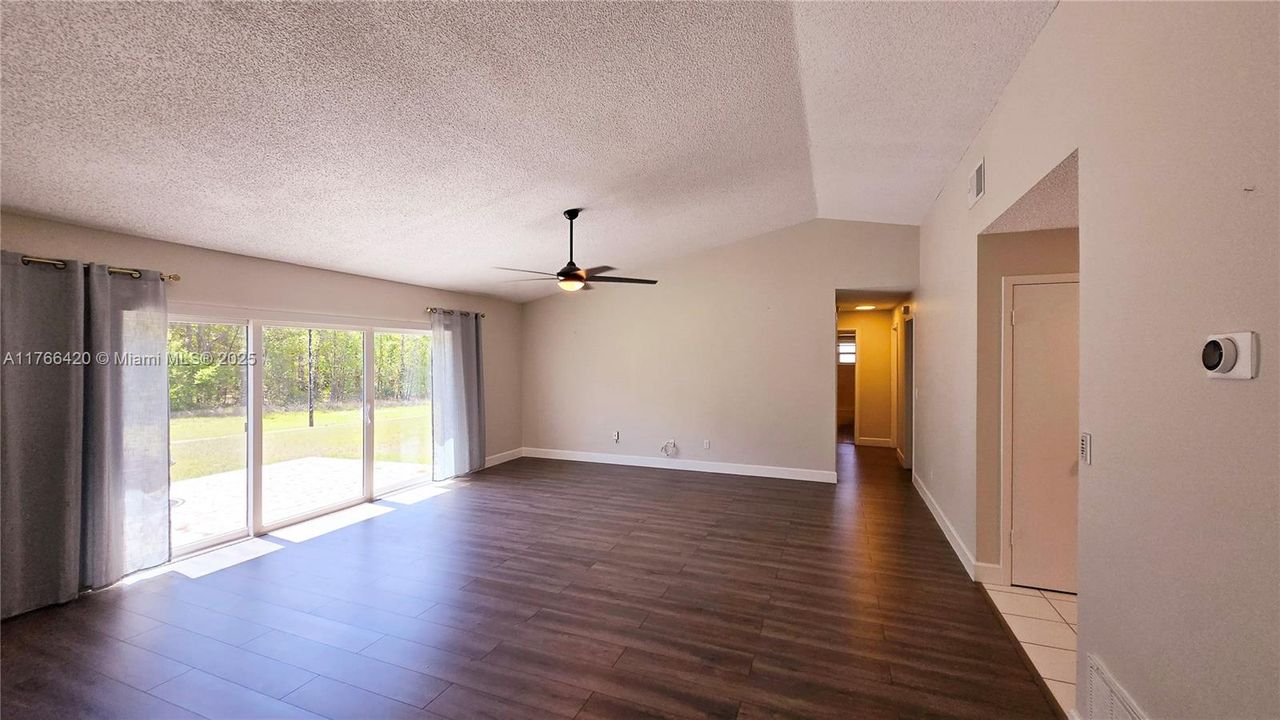 Recently Rented: $2,250 (4 beds, 2 baths, 1707 Square Feet)