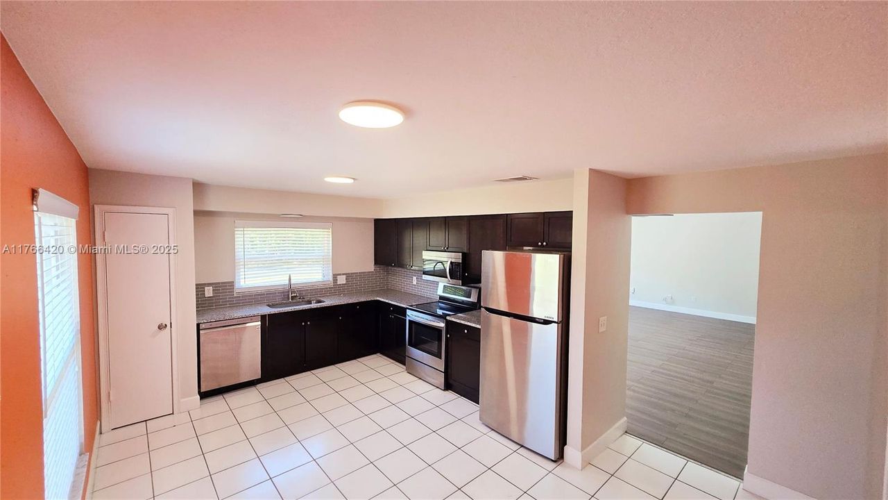 Recently Rented: $2,250 (4 beds, 2 baths, 1707 Square Feet)