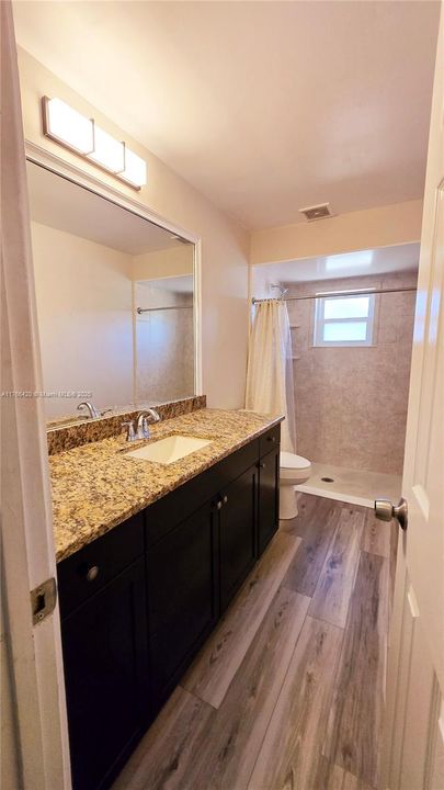 Recently Rented: $2,250 (4 beds, 2 baths, 1707 Square Feet)