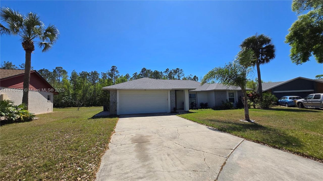 Recently Rented: $2,250 (4 beds, 2 baths, 1707 Square Feet)