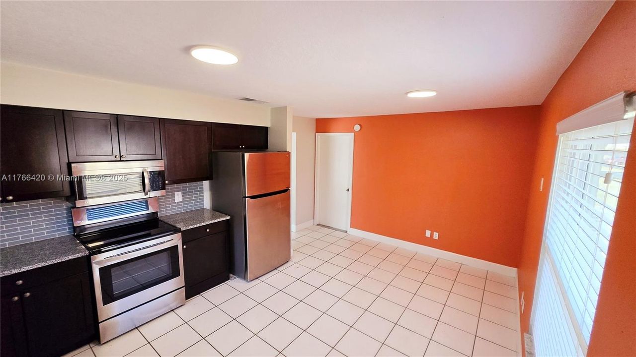 Recently Rented: $2,250 (4 beds, 2 baths, 1707 Square Feet)