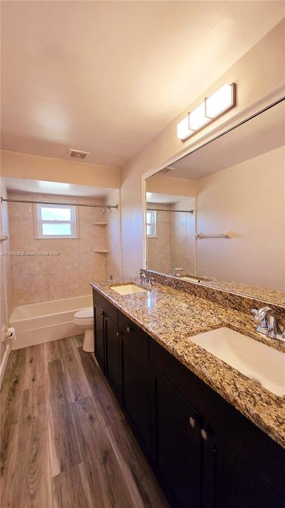 Recently Rented: $2,250 (4 beds, 2 baths, 1707 Square Feet)