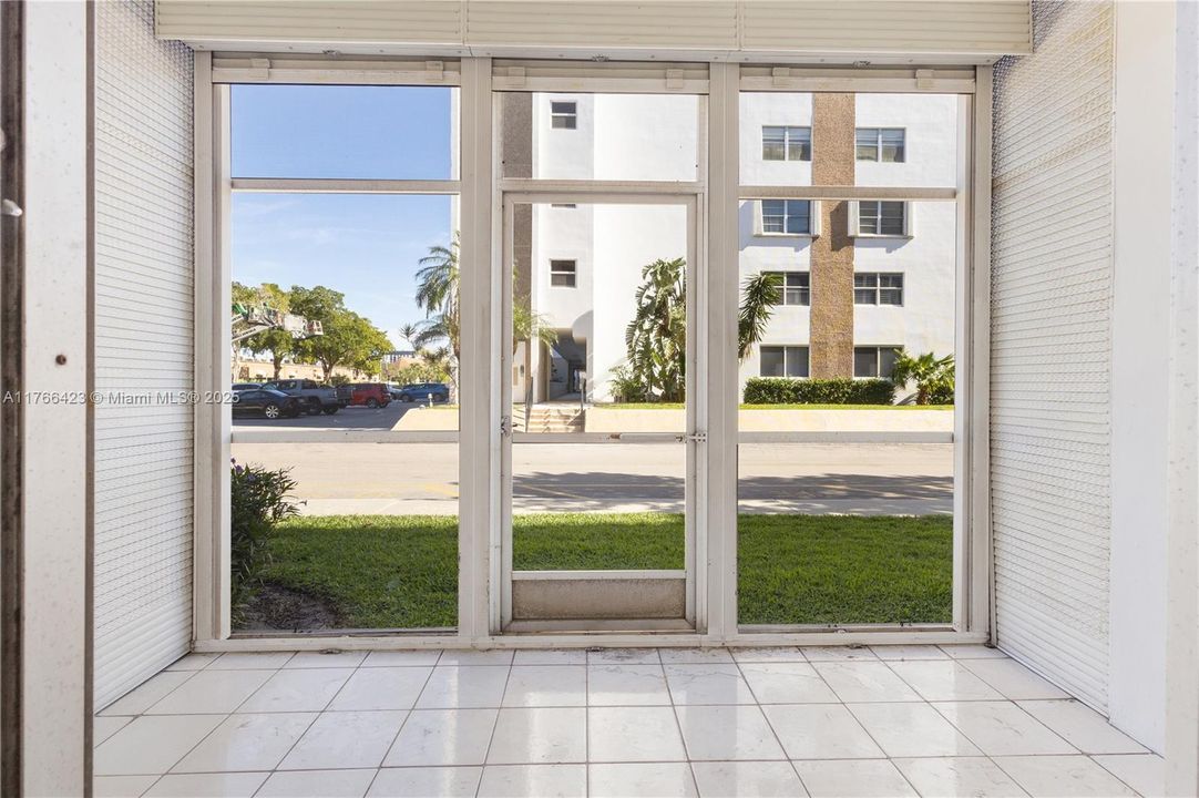 For Sale: $214,990 (1 beds, 1 baths, 600 Square Feet)