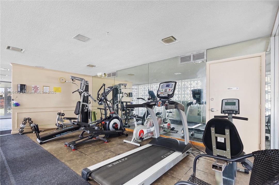 For Sale: $214,990 (1 beds, 1 baths, 600 Square Feet)