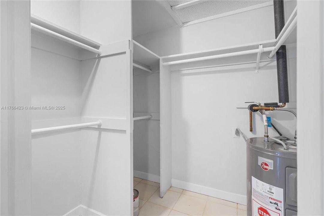 For Sale: $214,990 (1 beds, 1 baths, 600 Square Feet)