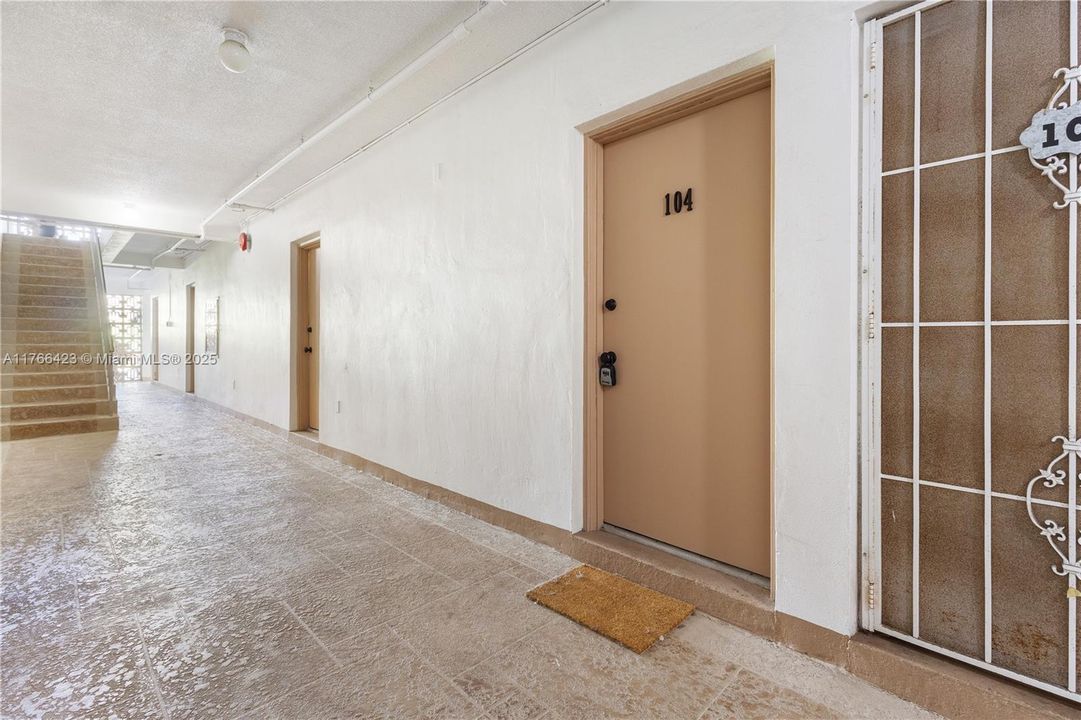 For Sale: $214,990 (1 beds, 1 baths, 600 Square Feet)