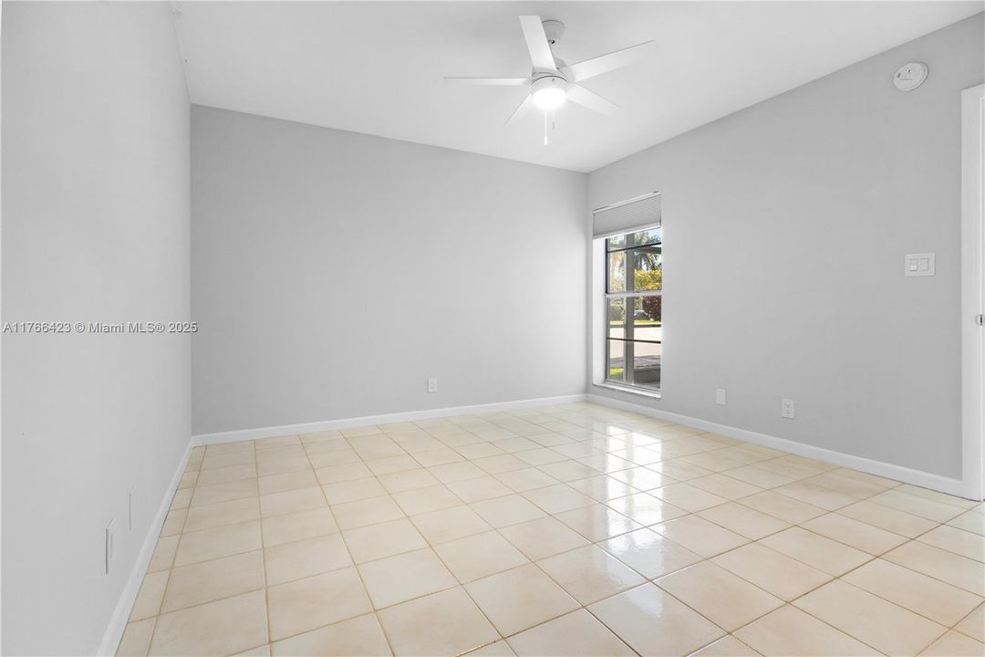 For Sale: $214,990 (1 beds, 1 baths, 600 Square Feet)