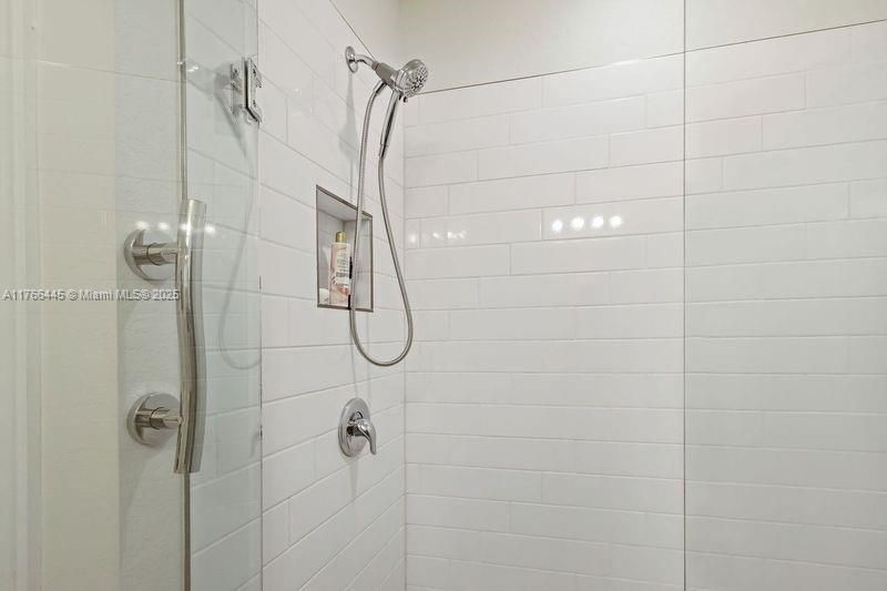 Recently Sold: $399,900 (3 beds, 2 baths, 1449 Square Feet)