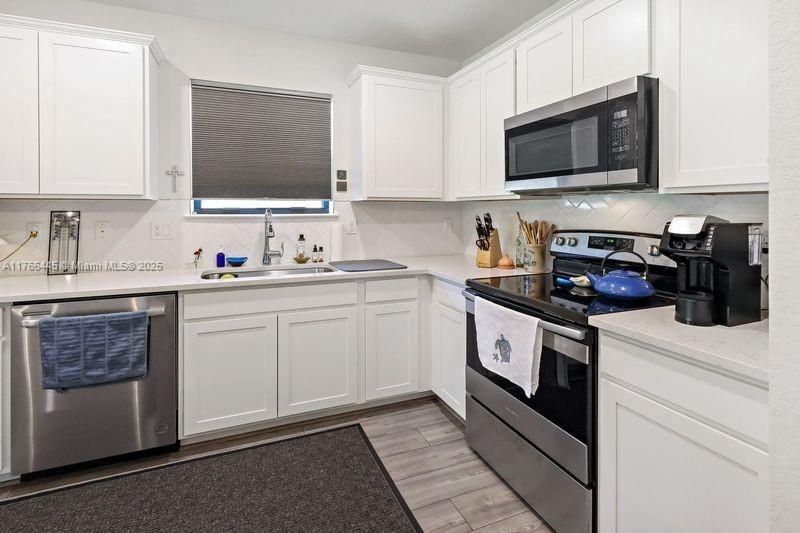 Recently Sold: $399,900 (3 beds, 2 baths, 1449 Square Feet)