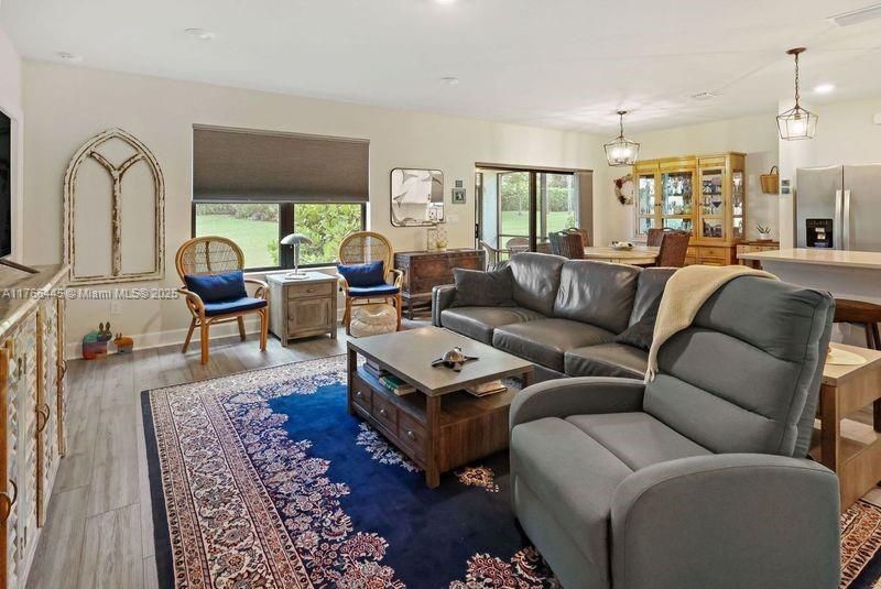 Recently Sold: $399,900 (3 beds, 2 baths, 1449 Square Feet)