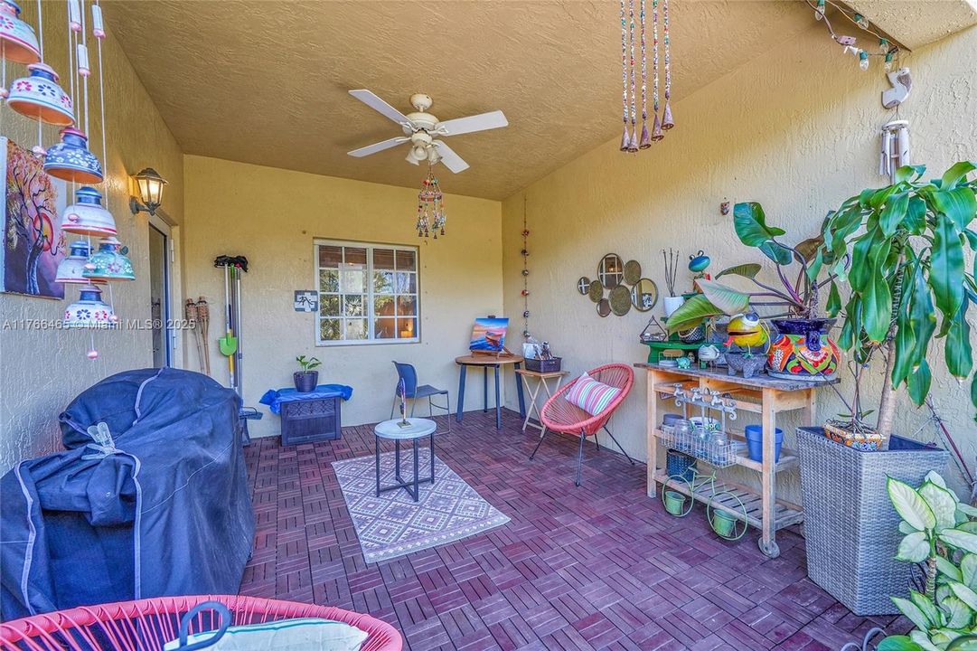 Recently Sold: $389,900 (3 beds, 2 baths, 1380 Square Feet)