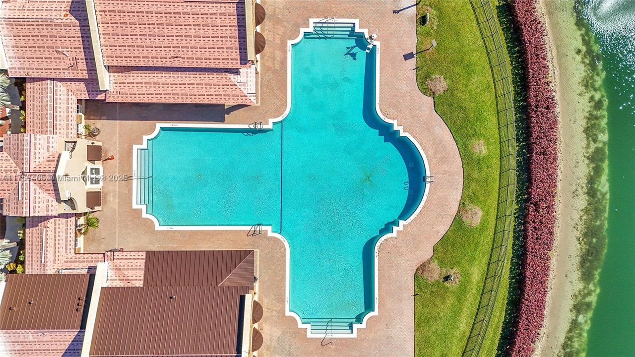 Recently Sold: $389,900 (3 beds, 2 baths, 1380 Square Feet)