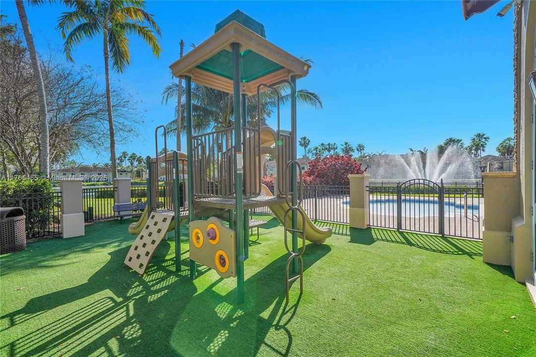 Recently Sold: $389,900 (3 beds, 2 baths, 1380 Square Feet)