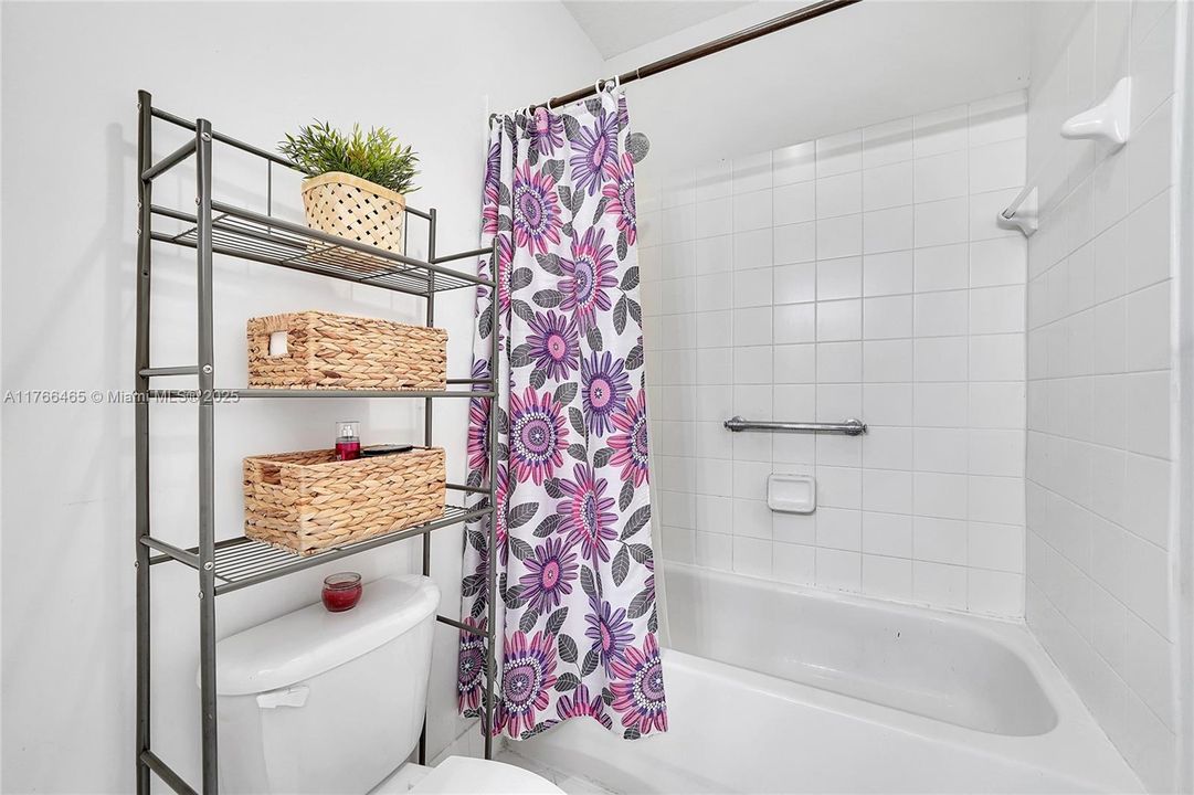 Recently Sold: $389,900 (3 beds, 2 baths, 1380 Square Feet)