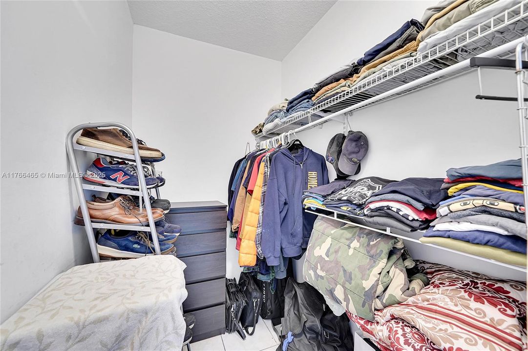 Recently Sold: $389,900 (3 beds, 2 baths, 1380 Square Feet)