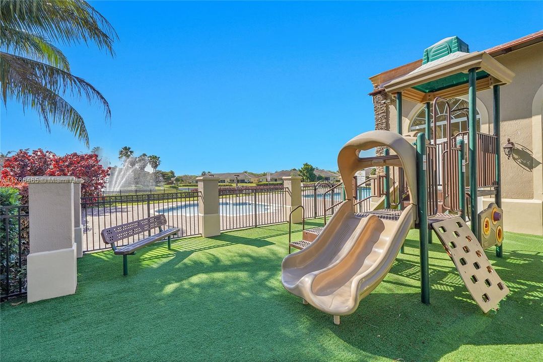 Recently Sold: $389,900 (3 beds, 2 baths, 1380 Square Feet)