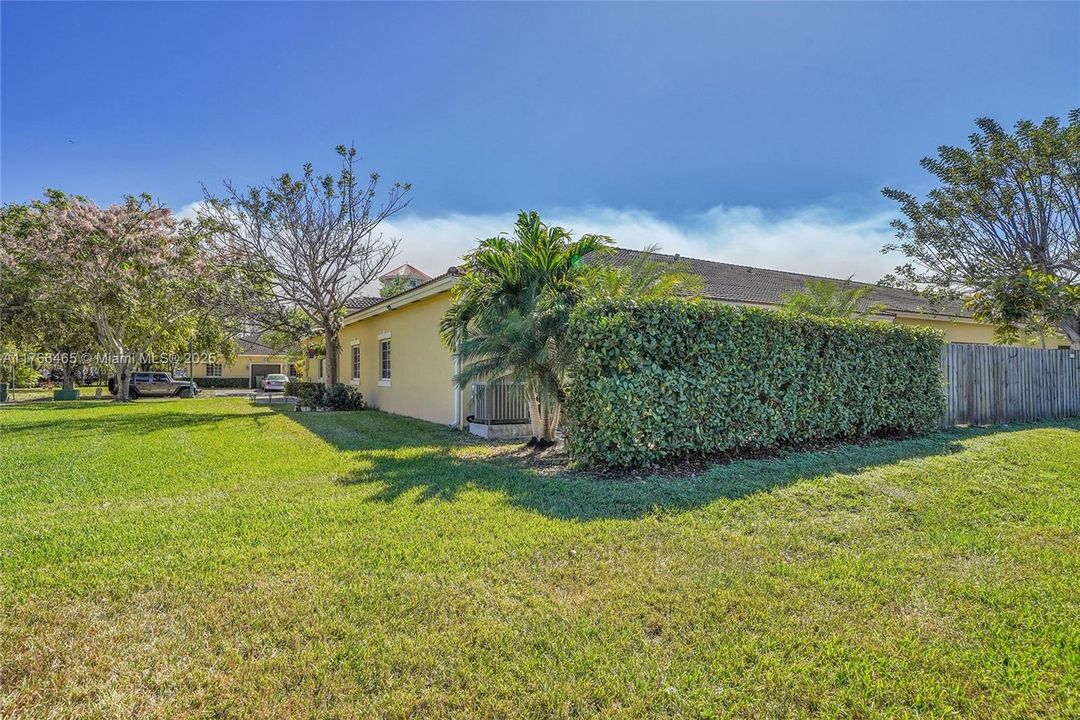 Recently Sold: $389,900 (3 beds, 2 baths, 1380 Square Feet)