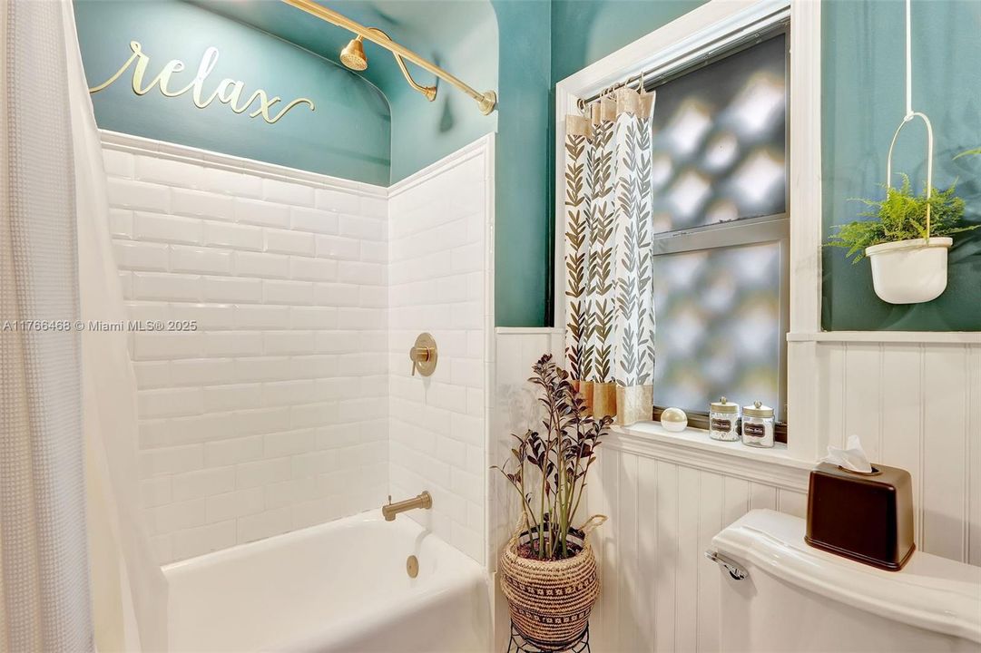 最近售出: $1,700,000 (4 贝兹, 2 浴室, 1869 平方英尺)