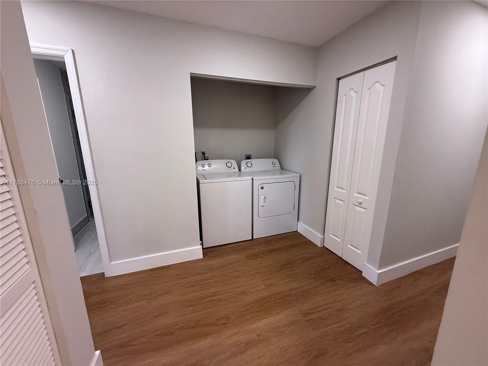 Recently Sold: $449,000 (3 beds, 2 baths, 1393 Square Feet)