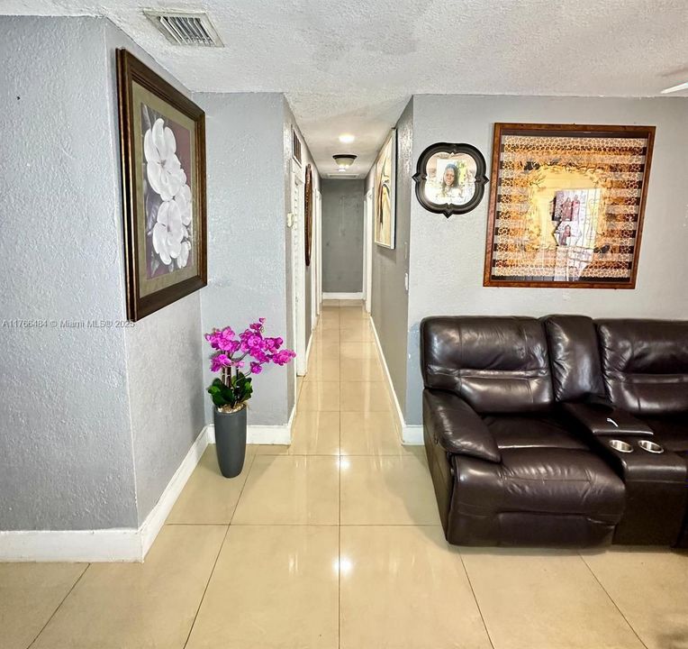 En Venta: $535,999 (3 camas, 1 baños, 1634 Pies cuadrados)