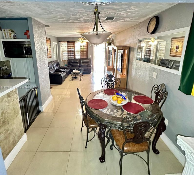 En Venta: $535,999 (3 camas, 1 baños, 1634 Pies cuadrados)