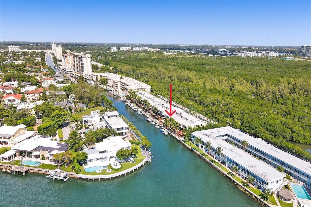 最近售出: $995,000 (2 贝兹, 2 浴室, 2057 平方英尺)