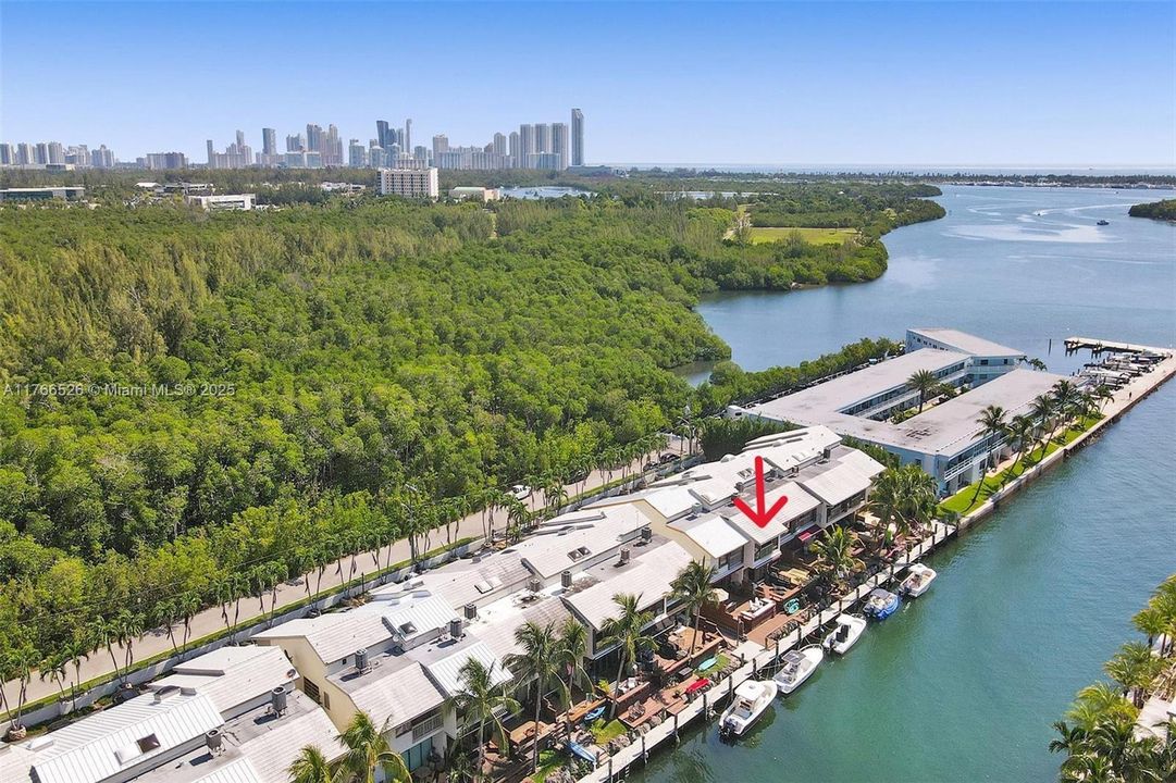 最近售出: $995,000 (2 贝兹, 2 浴室, 2057 平方英尺)