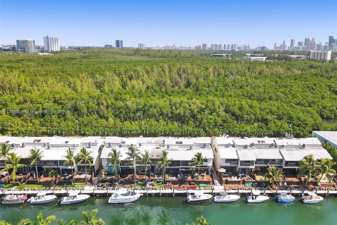 最近售出: $995,000 (2 贝兹, 2 浴室, 2057 平方英尺)